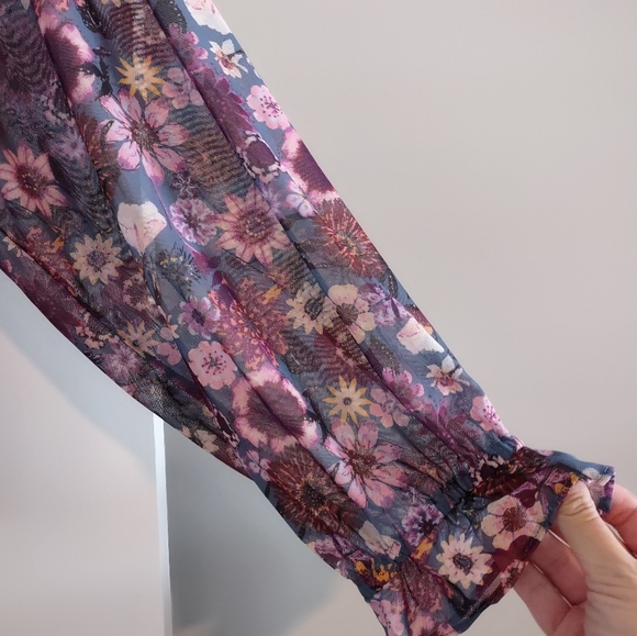 LC Lauren Conrad Smocked Floral Print Top NWT - Picture 7 of 15